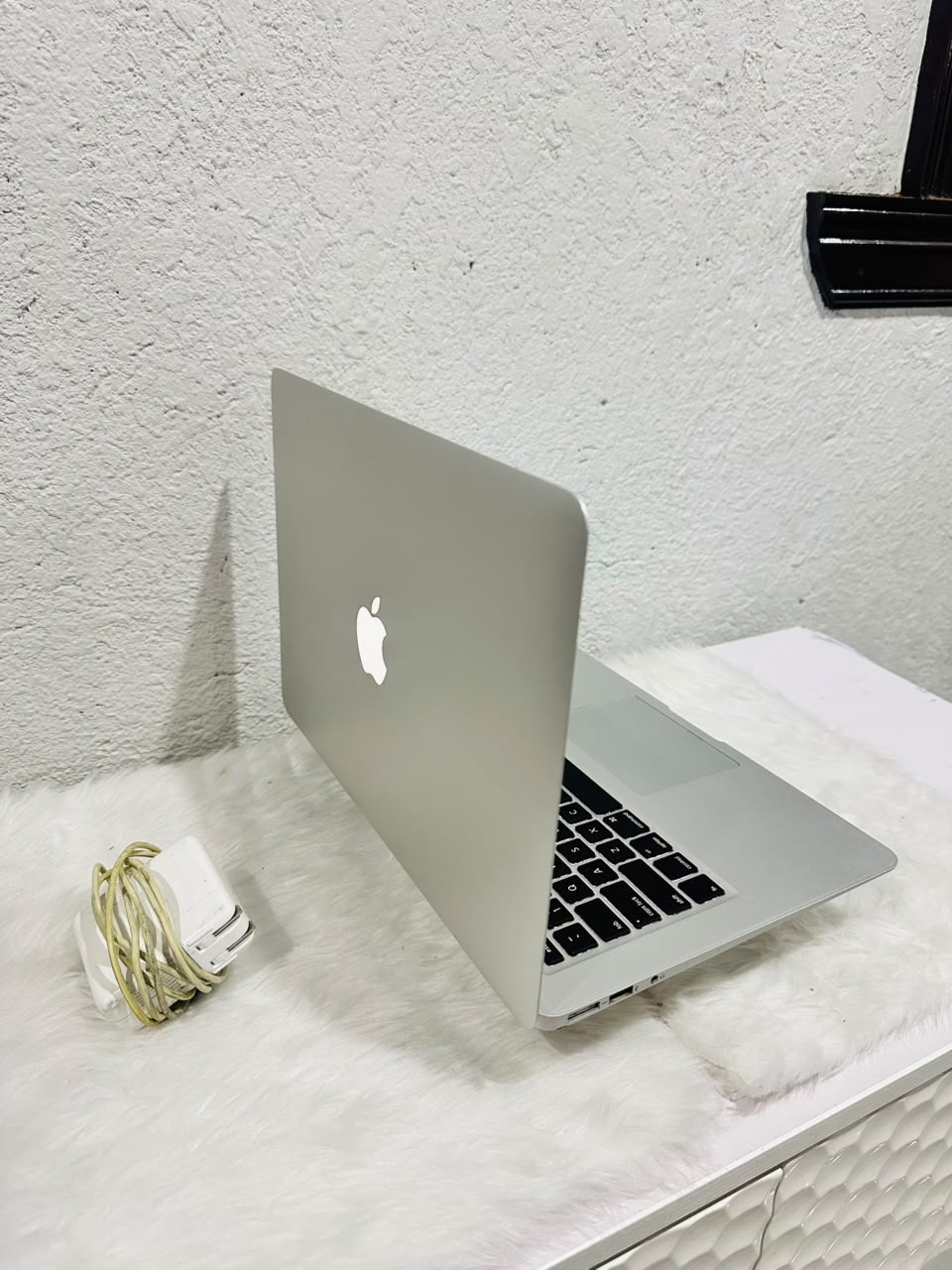 Used 2013 MacBook Air 13-inch, side angle